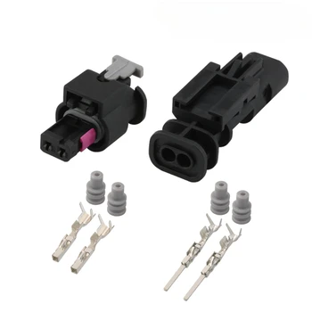 Yerli araba konektörü 1-1718643-1 için uygundur sensörü yakıt enjektörü fiş 1-1703498-1
